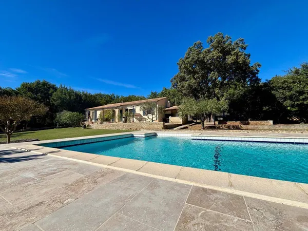 Villa 4 pièces 147 m²