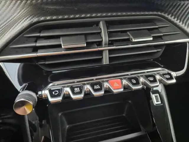 Peugeot 208 puretech 75 s&amp;s bvm5 — photo 30