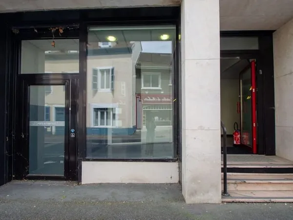 Local commercial 96 m²