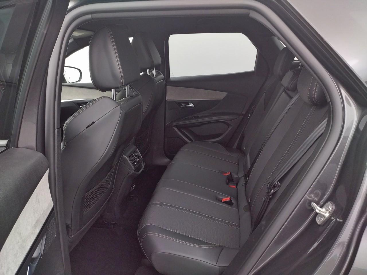 Peugeot 3008 puretech 130ch s&s eat8 gt — photo 13
