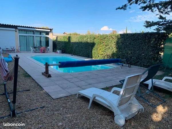 Colocation dans maison avec piscine