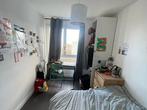 Chambre meublée proche métro Italie