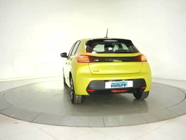 Peugeot 208 puretech 100 s&amp;s bvm6 — photo 1