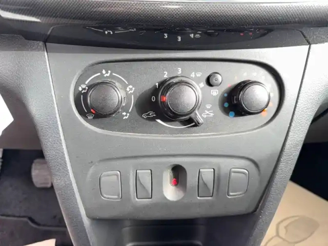 Dacia Sandero eco-g 100 — photo 104