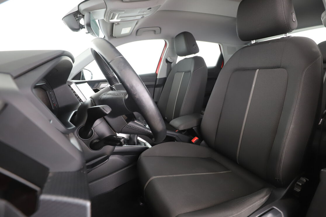 Audi A1 Sportback 30 TFSI Design — photo 9
