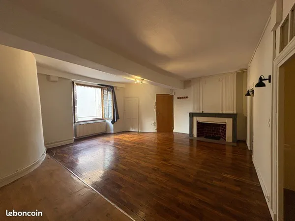 Appartement 62m2 - hyper centre -900/mois