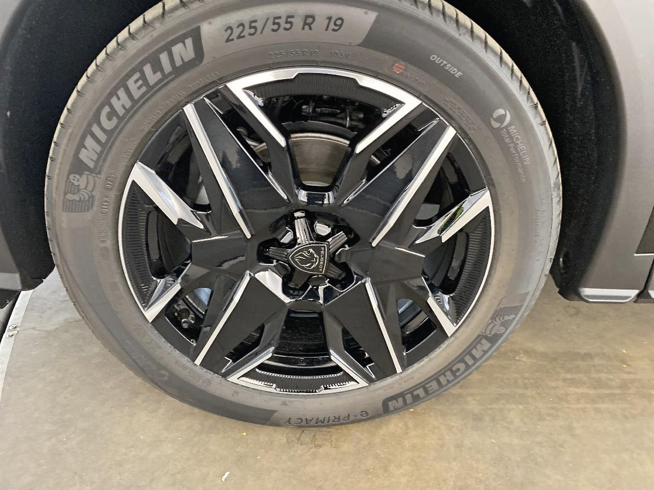 Peugeot 3008 hybrid 145 e-dcs6 gt — photo 11