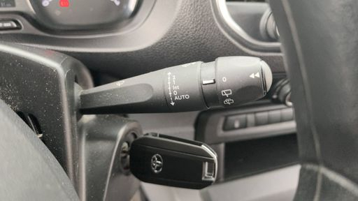 Toyota ProAce Combi Long 1.5 D-4D 120 - Dynamic – 2021 – 114750 km – Diesel – Boîte Manuelle — photo 7