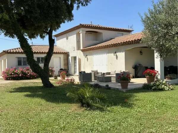 Villa avec Jardin et Terrasse