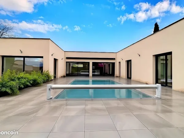 Villa 6 pièces 260 m²