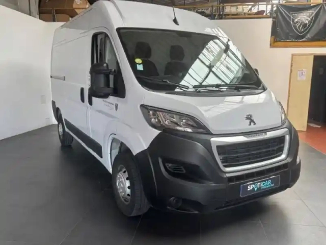 Peugeot Boxer fg l2h2 3.5 140 clim bluetooth radar interieur bois — photo 3