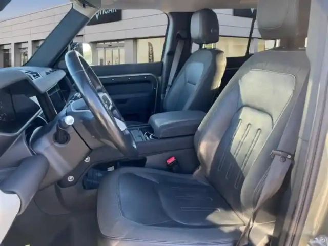 Land Rover Defender 110 2.0 d240 first edition — photo 14