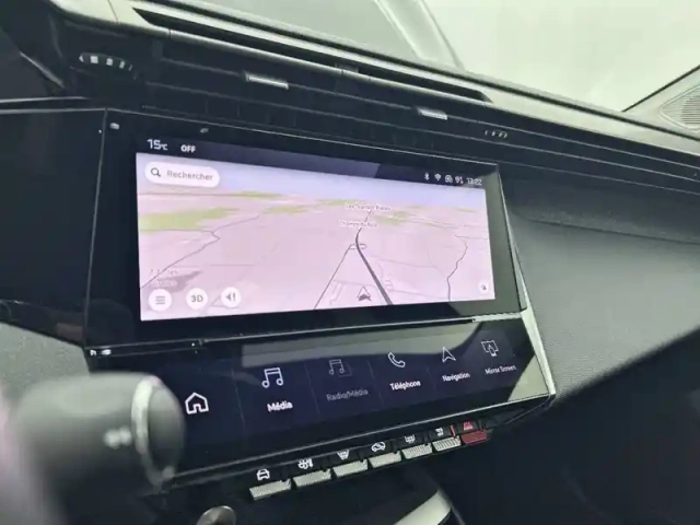 Peugeot 408 phev 225 e-eat8 — photo 22