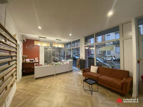 Local commercial 174 m²