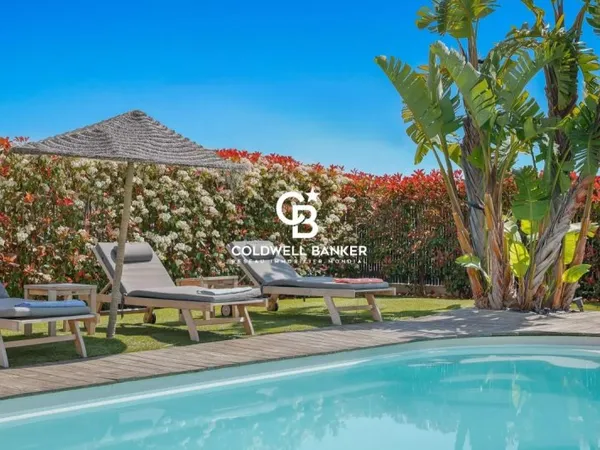 Contemporaine, domaine privé et sécurisé, mer à pieds - 83320 Carqueiranne