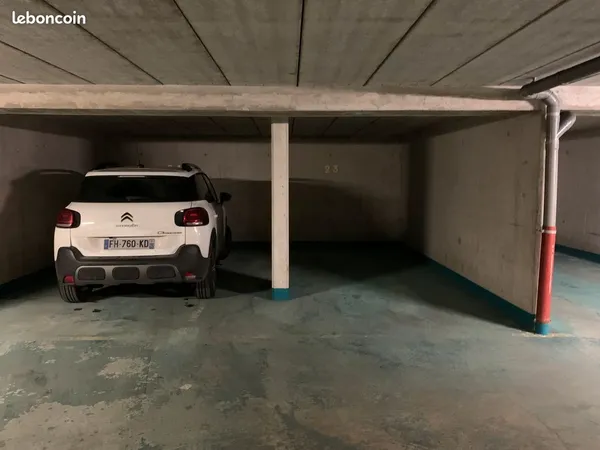 Place de parking centre Antony