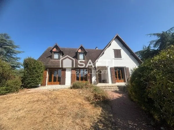 180 m², 5 chambres sur plus de 5 000 m²