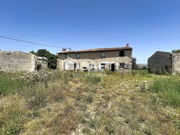 Saint-Ignat - Fort potentiel ! Maison à rénover entièrement sur un terrain de 1 068 m². Un projet id