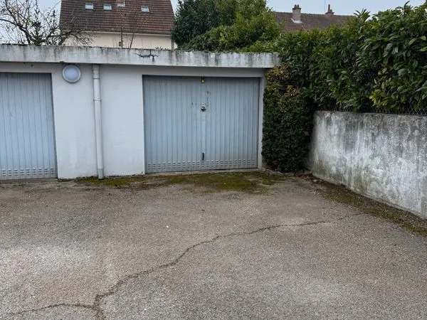 Garage / Box Fermé et sécurisé