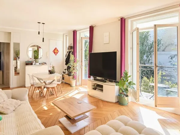 Un pied-à-terre lumineux sur jardin à deux pas du Bon Marché