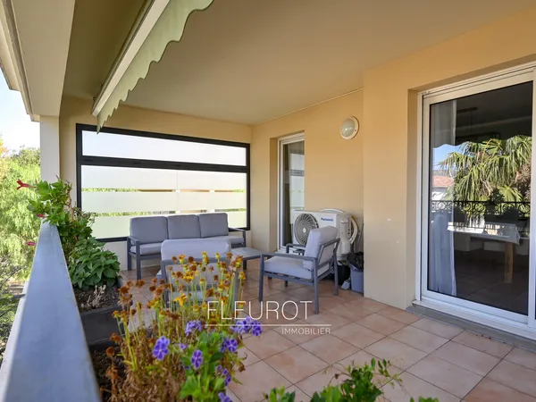 APPARTEMENT VENTE GRAND T.3-4 / GARAGE / TERRASSE LA CIOTAT