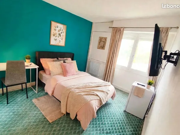 Chambre meublée de 13 m2, Proche Paris, disponible mi - decembre