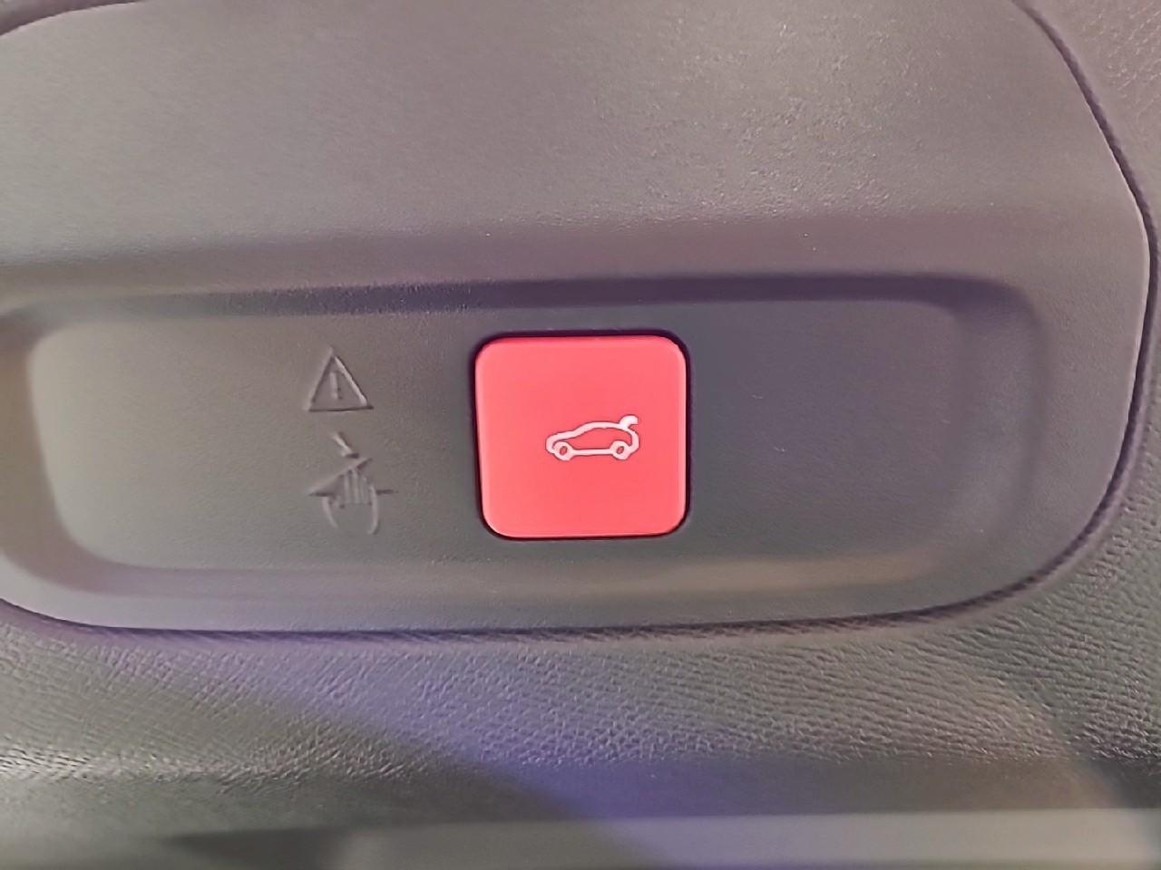 Peugeot 408 hybrid 136 e-dcs6 gt — photo 24