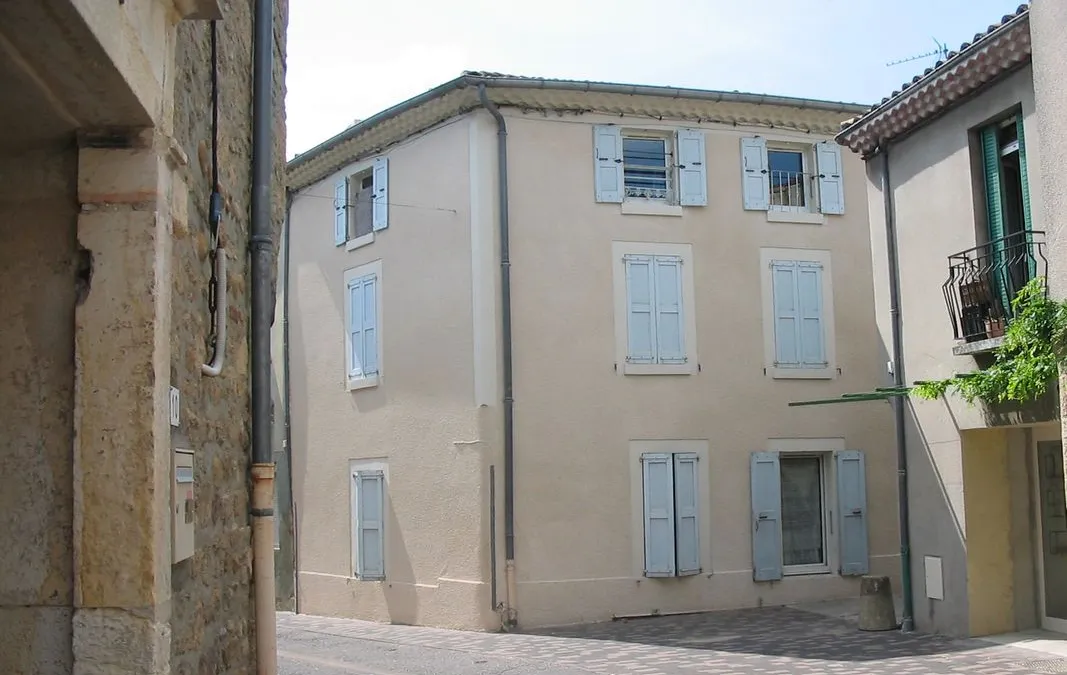 Photo 1