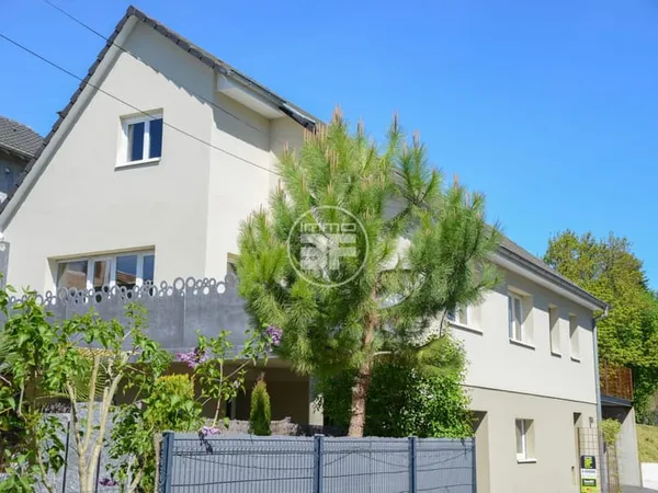 179m², 6 pièces, 4 chambres.