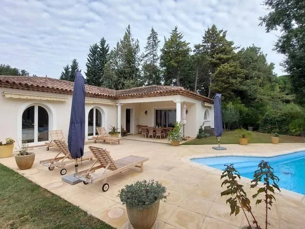 Maison de plain-pied 5 pièces 130 m²