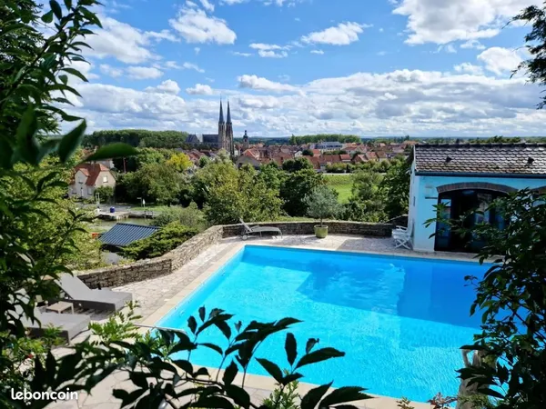 Maison 28 pièces 742 m²