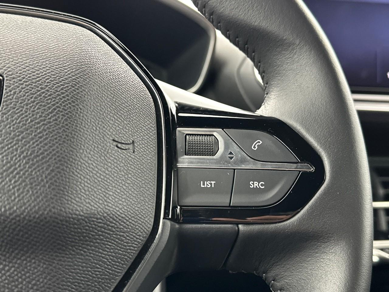 Peugeot 2008 electrique 54 kwh 156 ch allure — photo 19