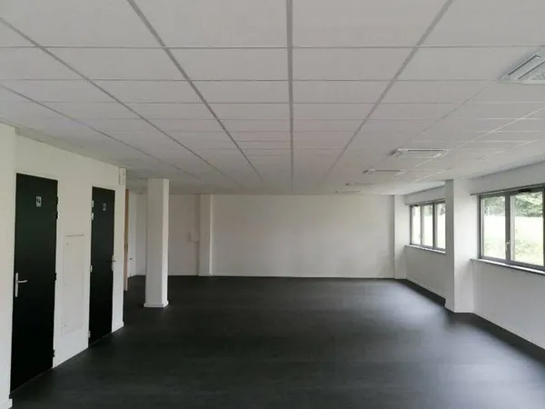 Bureau 201 m²