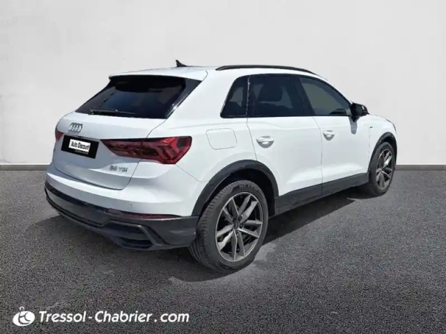 Audi Q3 35 tdi 150 ch s tronic 7 s line — photo 11