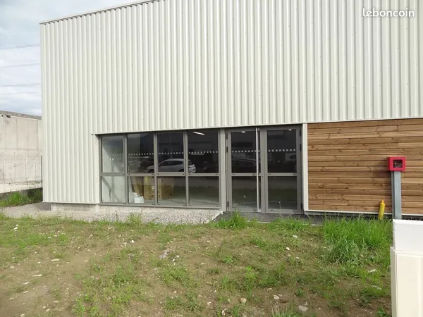 Local commercial à louer à Ornex - Pays de Gex