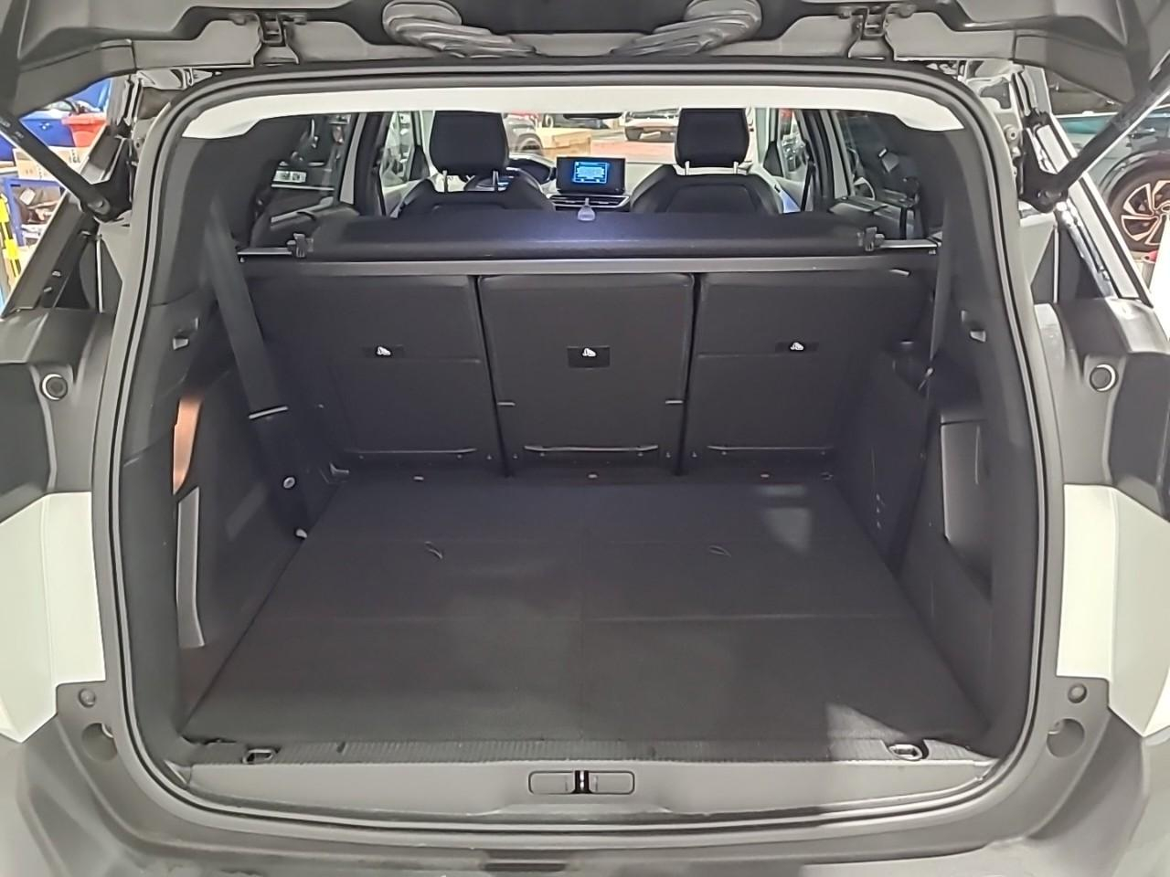 Peugeot 5008 bluehdi 130ch s&s eat8 allure pack — photo 14