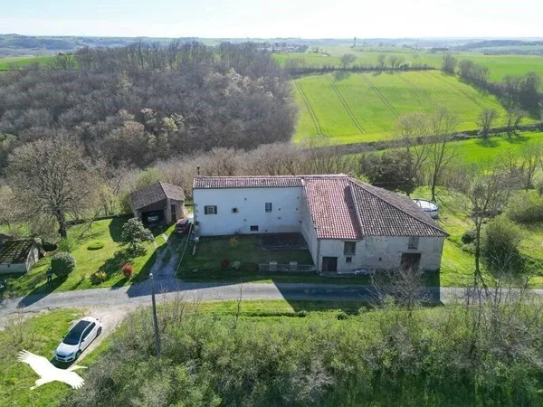 Maison 5 pièces 140 m²