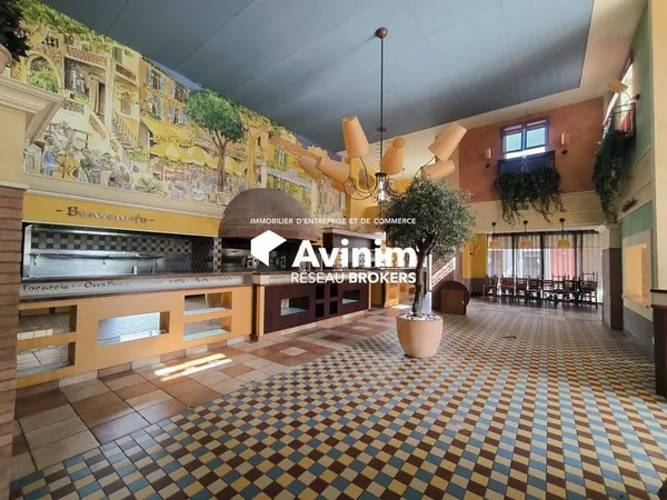 Local commercial 391 m²