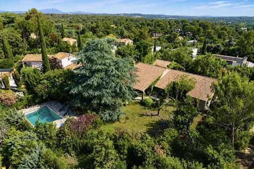 Maison 9 pièces 279 m²