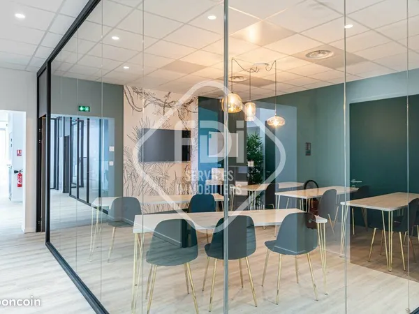 Bureaux 290 m² MAUGUIO
