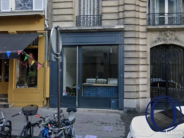 Local 62 m² Paris