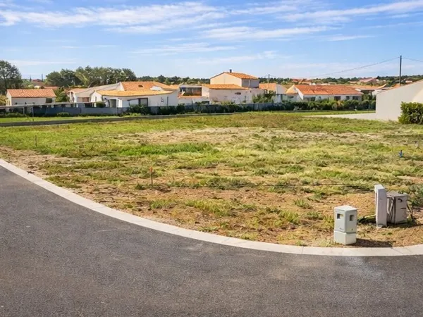 "Terrain à Arvert (17530) : 395 m² à 58 000 € - Maison personnalisable à venir!"