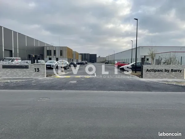 Local d'activité 567 m²
