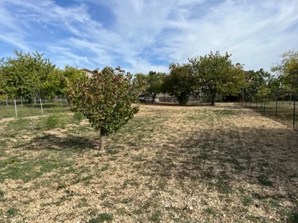 Terrain 643 m²