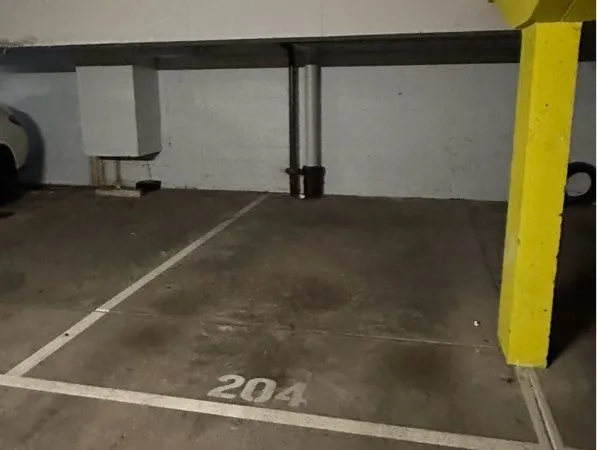 Place de parking couverte à louer - Meyrin - Rue de la Prulay 30