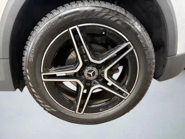 Mercedes Gla 200 d amg line — photo 29