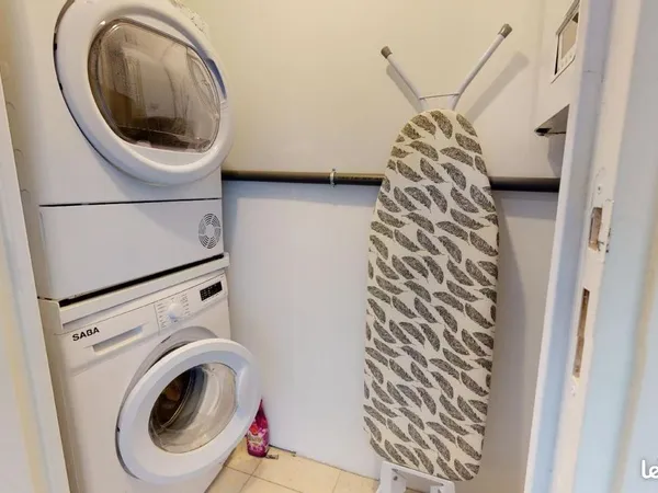 Chambre 8 pièces 150 m²