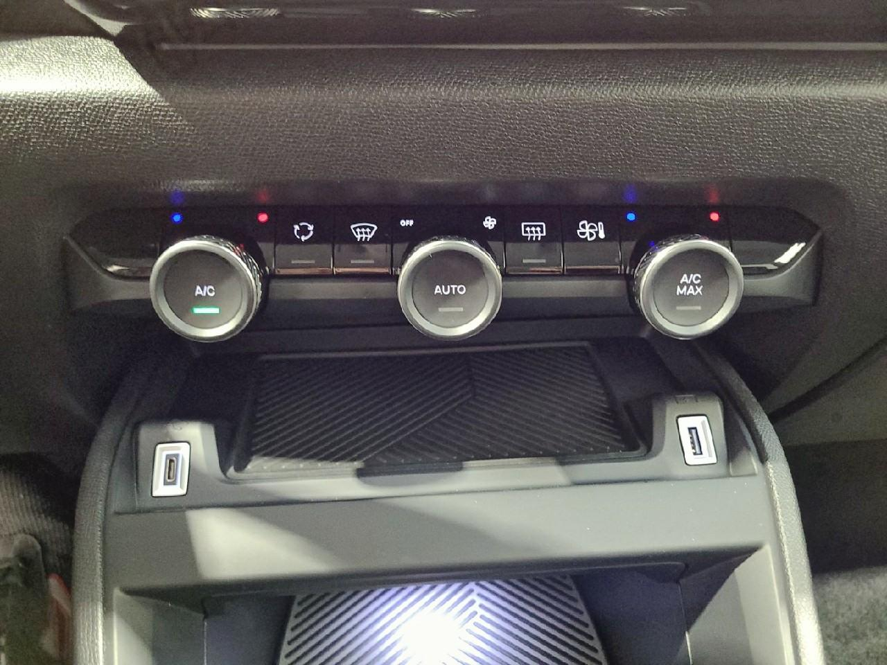 Citroën C4 X puretech 130 s&s eat8 shine — photo 26