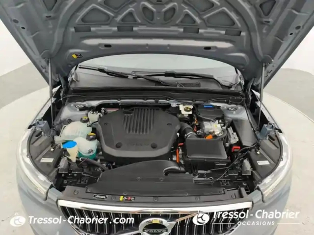 Volvo Xc40 t4 recharge 129+82 ch dct7 inscription business — photo 7