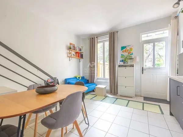 Duplex parc Maisons Laffitte 3 pièce(s) 2 chambres jardin parfait état